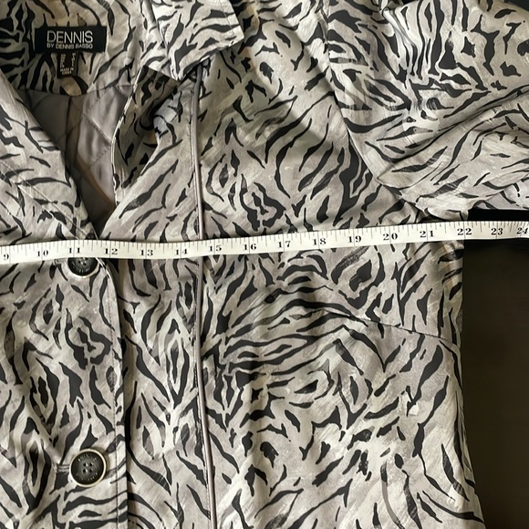 Dennis By Dennis Basso Grey Black Animal Print Rain Jacket Size Medium - Picture 9 of 13